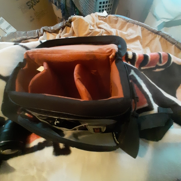 Cannon rebel T3i with case - Picture 4 of 4